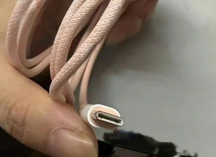 东宝苹果15维修店分享iPhone15USB-C数据线长啥样